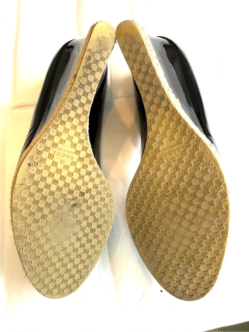 Gucci Black Patent Leather Peep-Toe Flats with Gold Horsebit size 38 - Picture 5 of 5